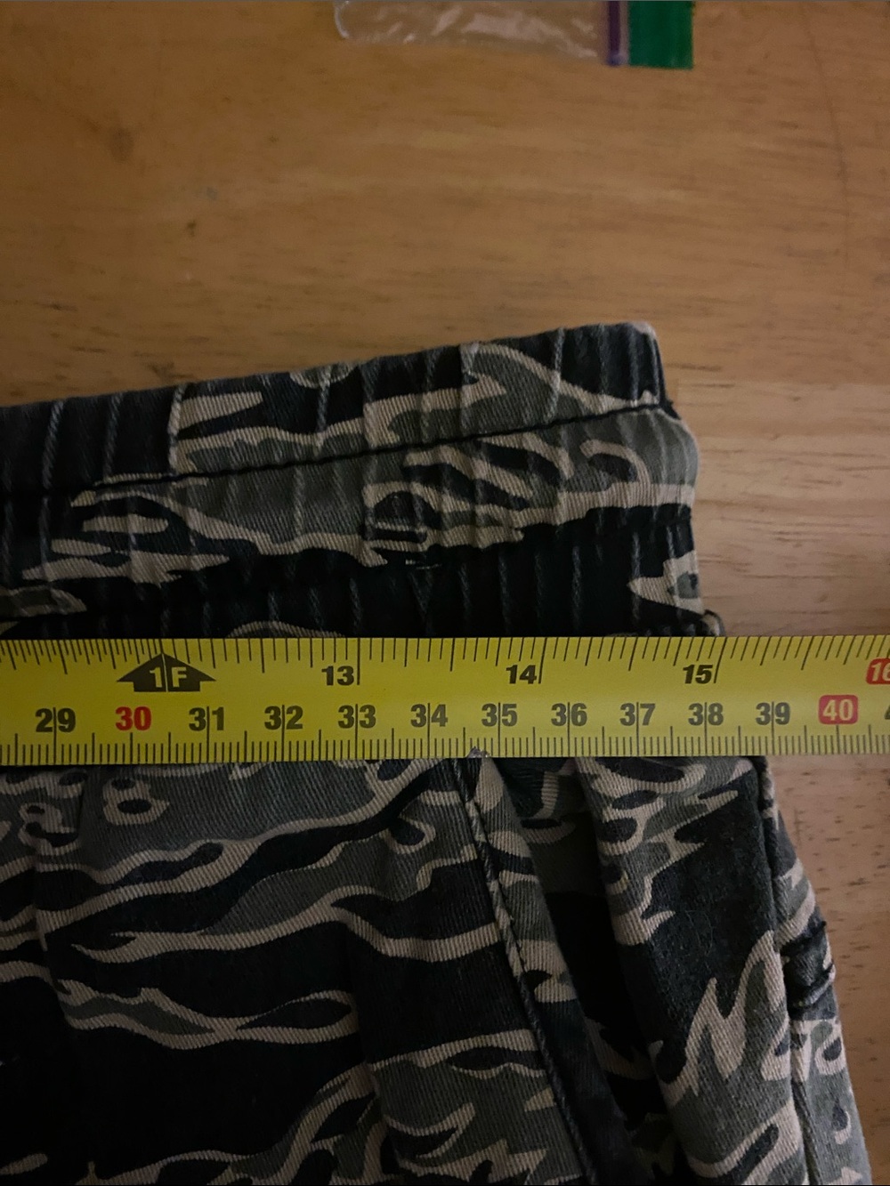 V! ECKŌ unltd camo pants size S pre-owned in good condition - Picture 9 of 13